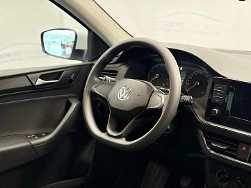 Volkswagen Polo, 2020г., передний привод, механика