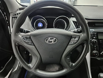 Hyundai Sonata, 2011г., передний привод, автомат