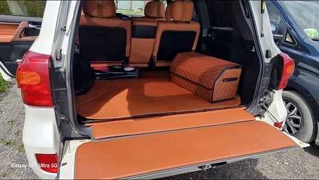 Toyota Land Cruiser, 2013г., полный привод, механика