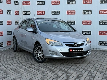 Opel Astra, 2011г., передний привод, автомат